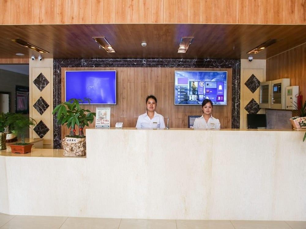 Greentree Inn Jiangsu Zhenjiang Dingmao Industrial Park Wode Square Express Hotel Exterior photo