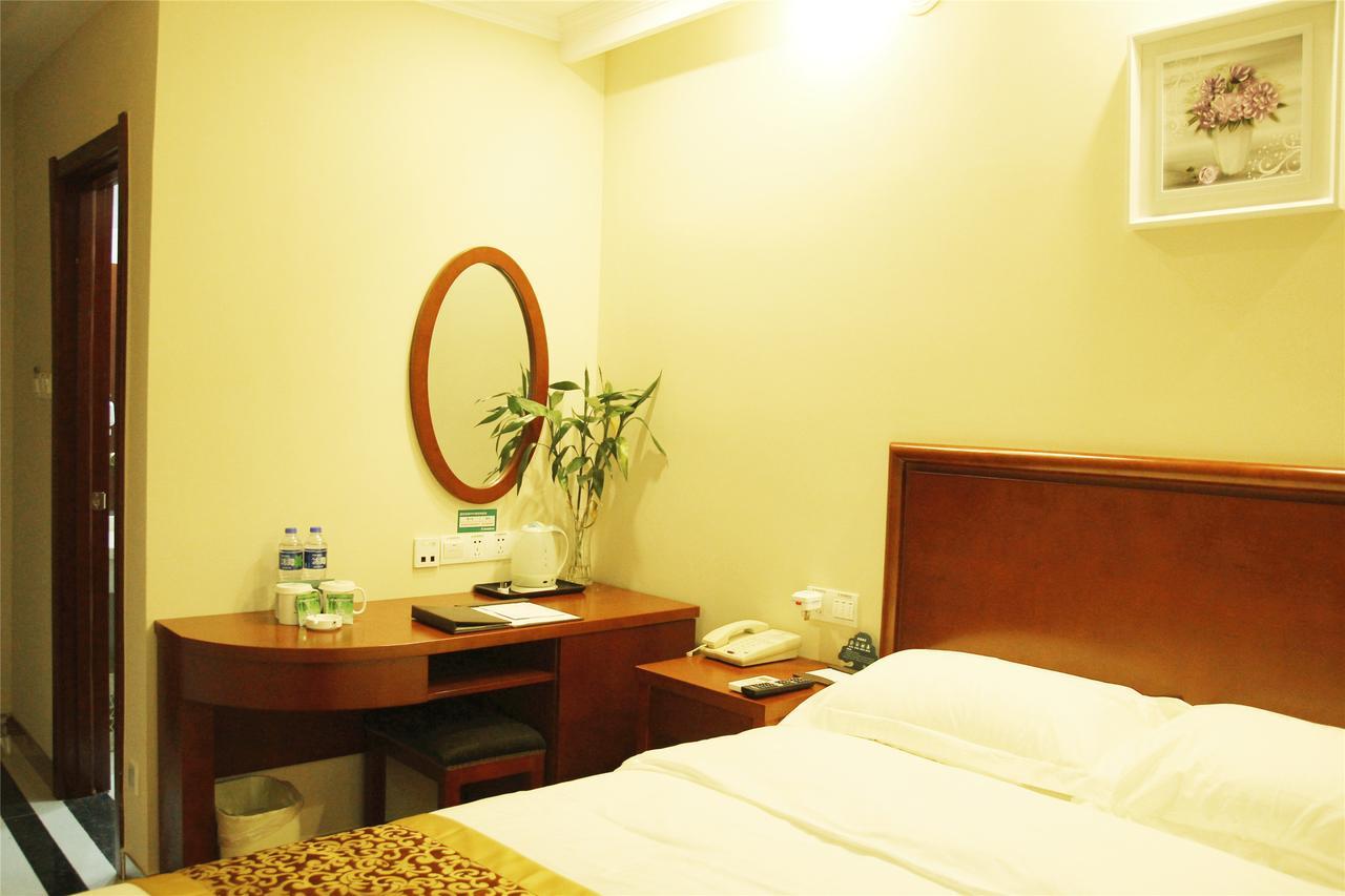 Greentree Inn Jiangsu Zhenjiang Dingmao Industrial Park Wode Square Express Hotel Exterior photo