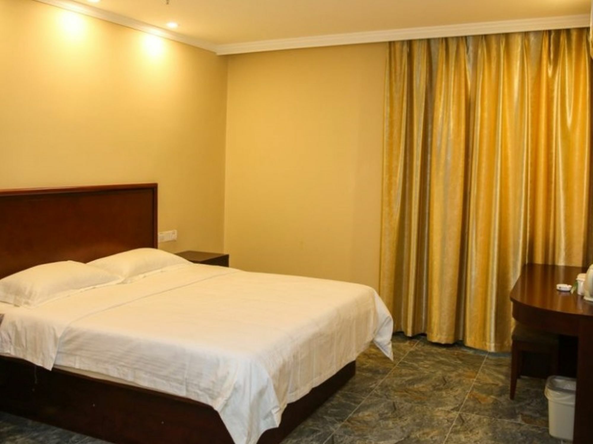 Greentree Inn Jiangsu Zhenjiang Dingmao Industrial Park Wode Square Express Hotel Exterior photo